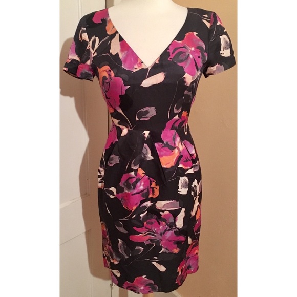 Banana Republic Dresses & Skirts - Banana Republic Gray Pink Floral Sheath Dress